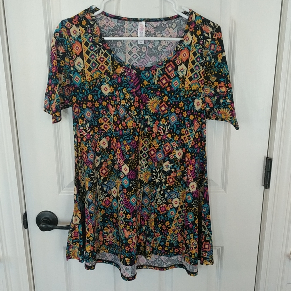 LuLaRoe perfect T